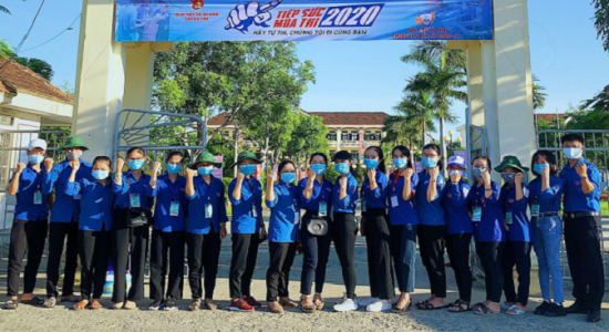 Hơn 180 sinh viên Trường Đại học Hà Tĩnh tham gia “Tiếp sức mùa thi” năm 2020