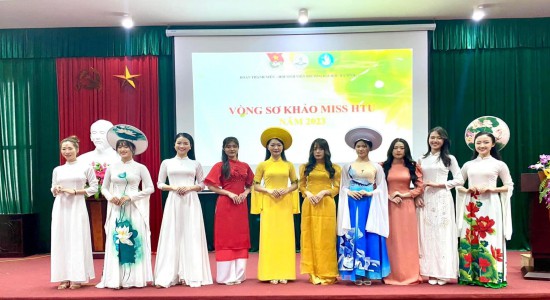 NỮ SINH HÀ TĨNH KHOE SẮC TRONG HỘI THI NỮ SINH THANH LỊCH HTU NĂM 2023